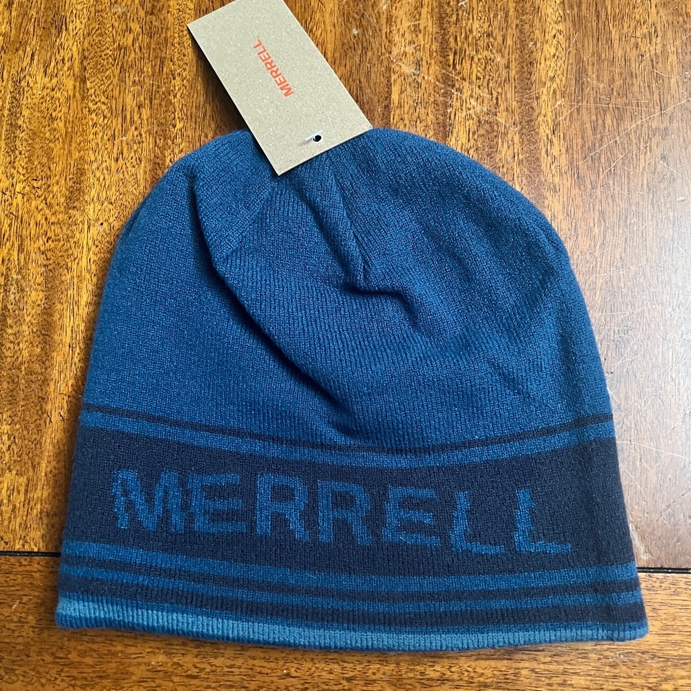 NWT Merrell Reversible Beanie / Poseidon